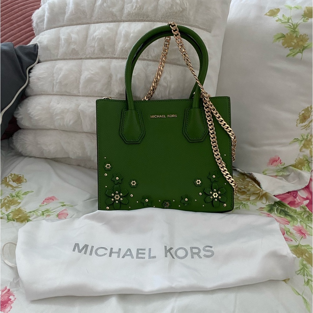 Michael Kors NWT green purse w gorgeous unique flower accents $150 With dust bag